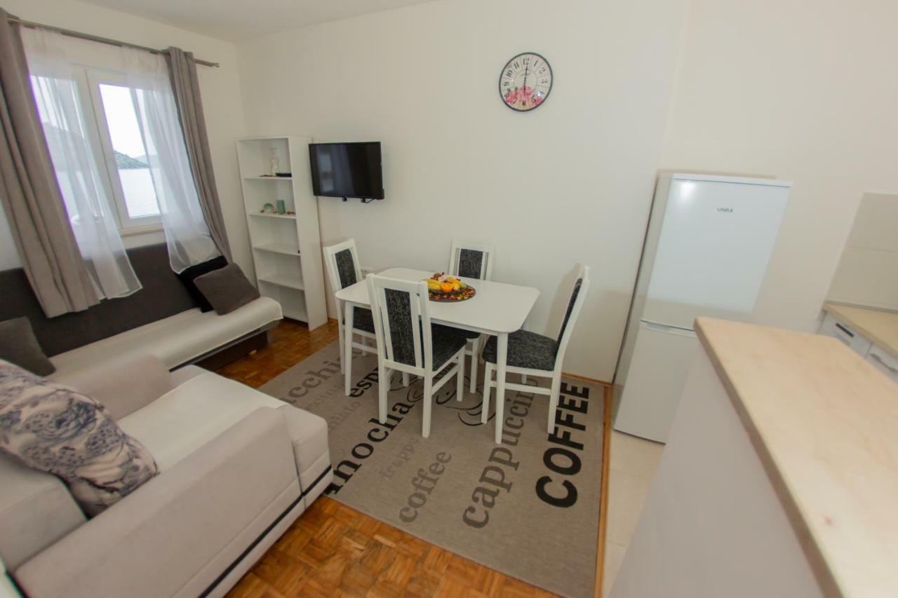 Apartmani Sunset Rogotin Екстериор снимка
