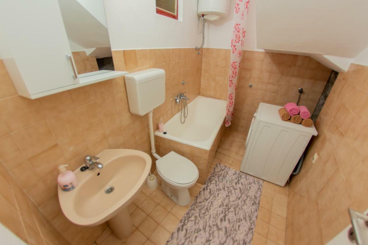 Apartmani Sunset Rogotin Екстериор снимка