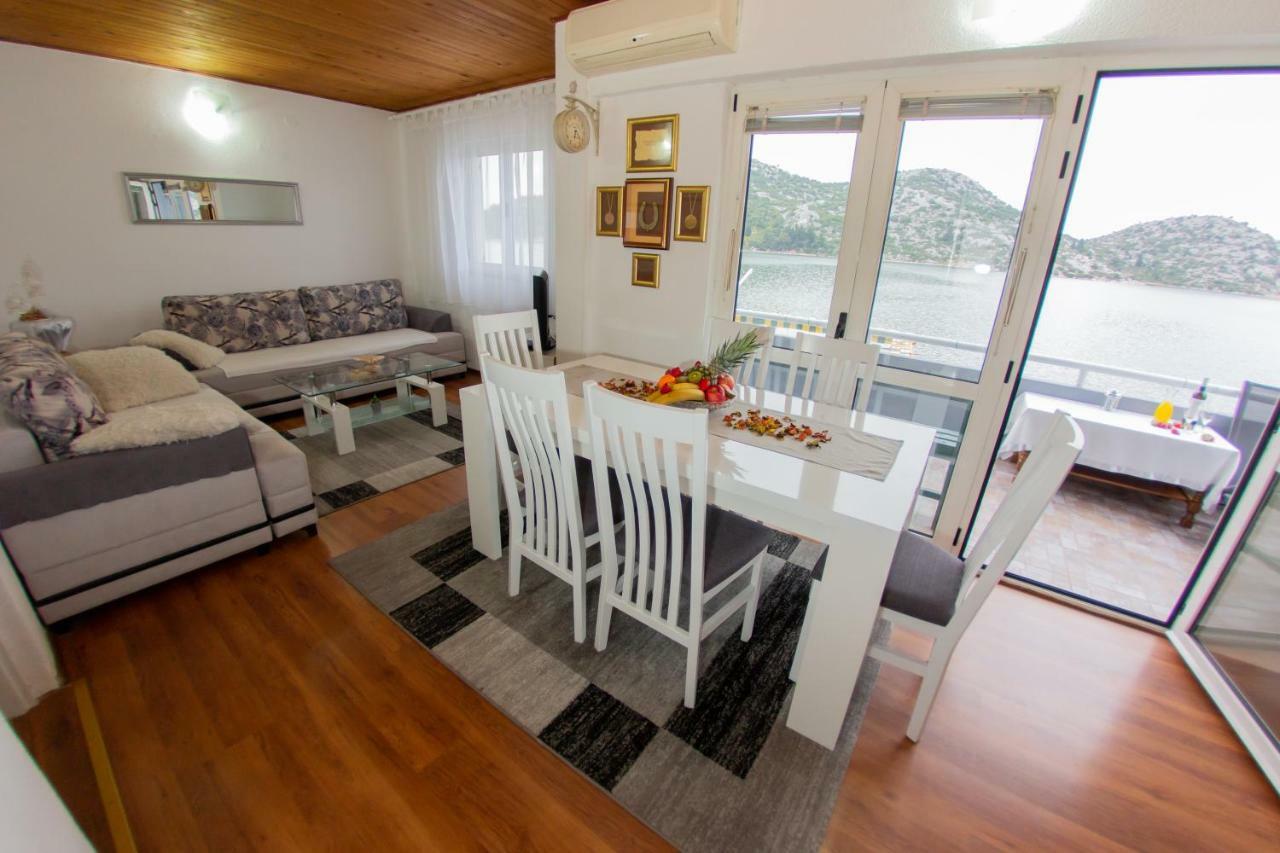 Apartmani Sunset Rogotin Екстериор снимка